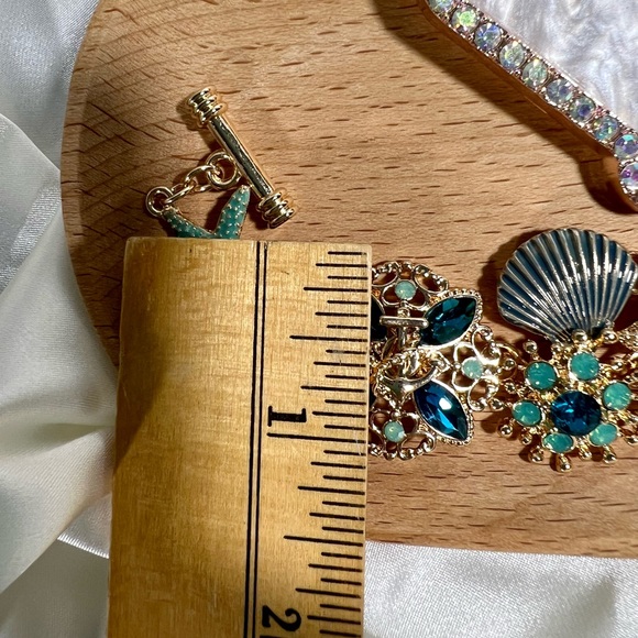 Ocean Beach Theme Blue & Teal Sparkly Bracelet - Picture 8 of 10